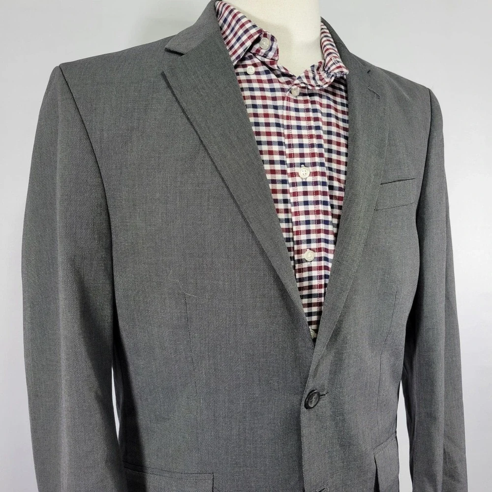 Kenneth Cole Reaction Men's‎ Sport Coat Blazer Two Button Gray Size about 42R